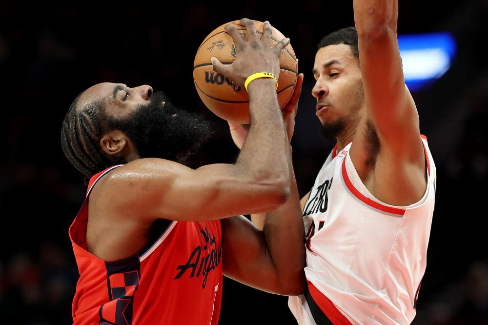 队员进行适 队员进行适