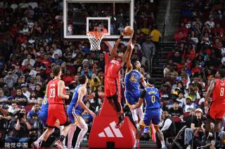 在绿茵场上 在绿茵场上