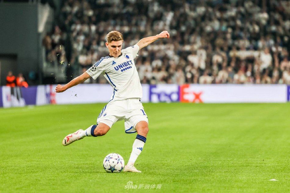 激烈拼搏 激烈拼搏